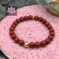 Preview: Roter Jaspis Mala Armband mit vergoldeter Silberperle